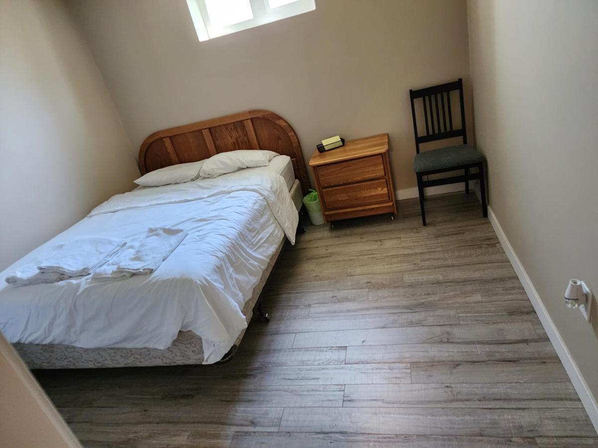 בורנבי Economical Homestay מראה חיצוני תמונה