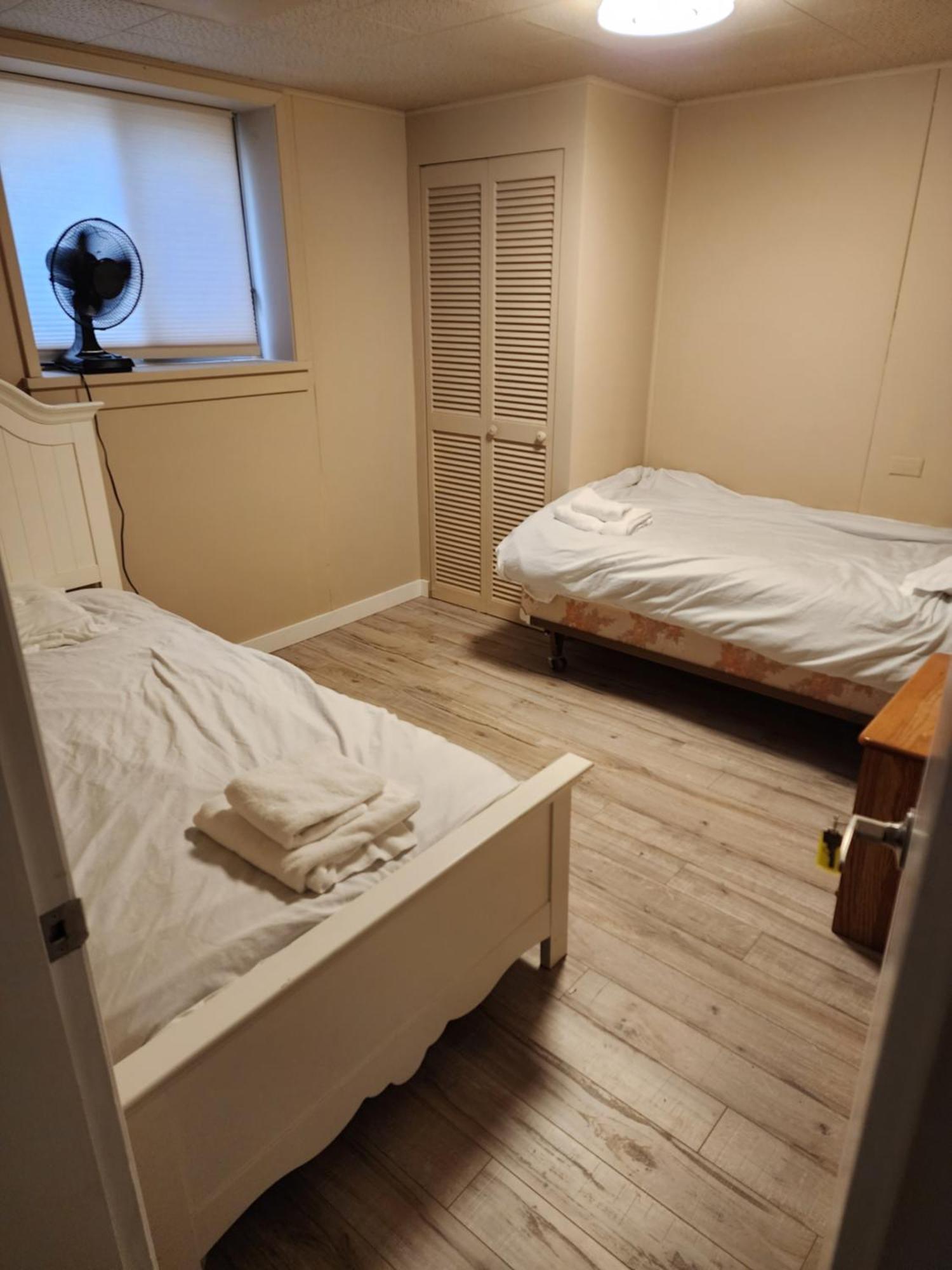 בורנבי Economical Homestay מראה חיצוני תמונה